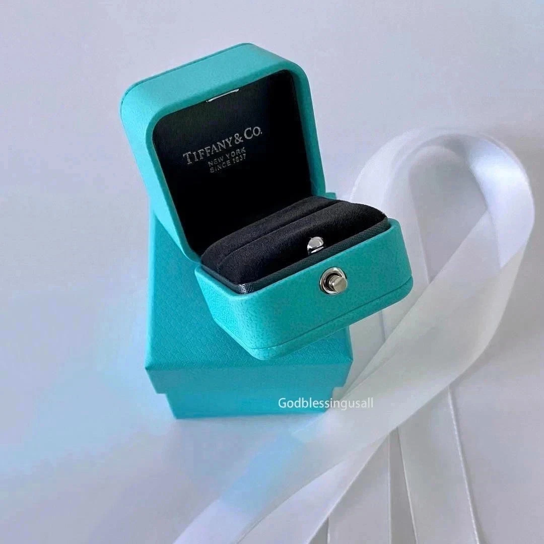 100% Authentic Tiffany & Co Engagement Ring Box + Outer Box+Ribbon